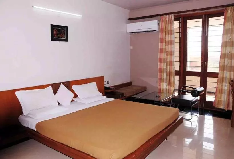 ホテル Rock Regency Hampi