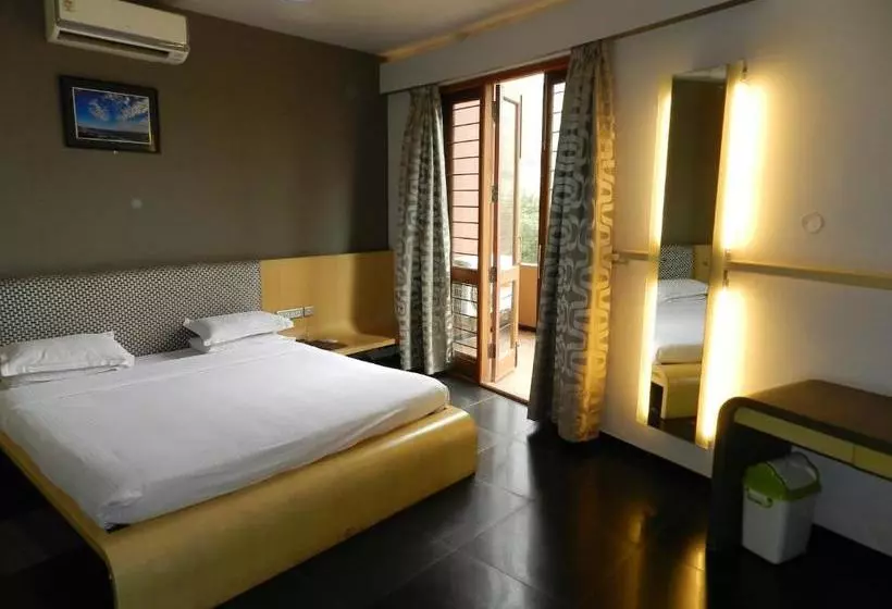 ホテル Rock Regency Hampi