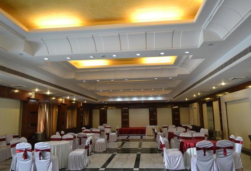 בית מלון כפרי Sobti Continental