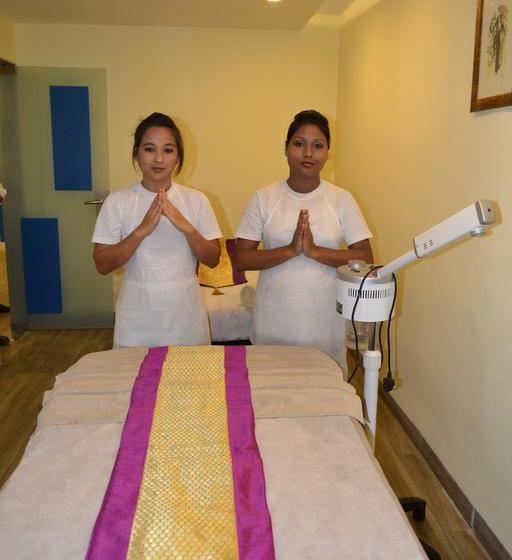 בית מלון כפרי Sobti Continental