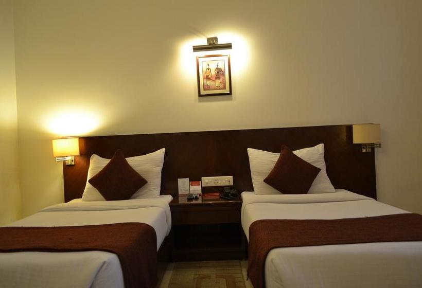 בית מלון כפרי Sobti Continental