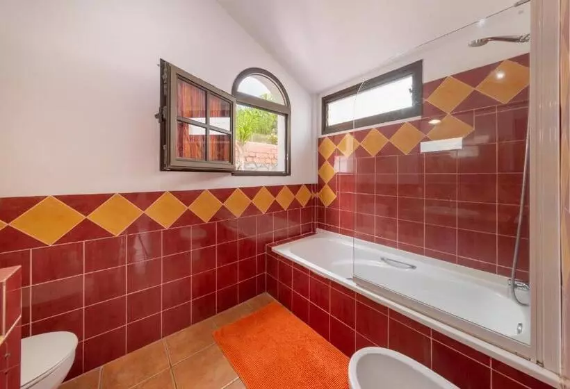 La Tortuga Hostel