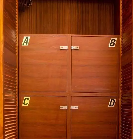 La Tortuga Hostel
