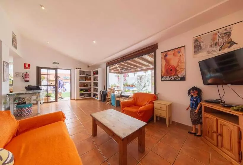 La Tortuga Hostel