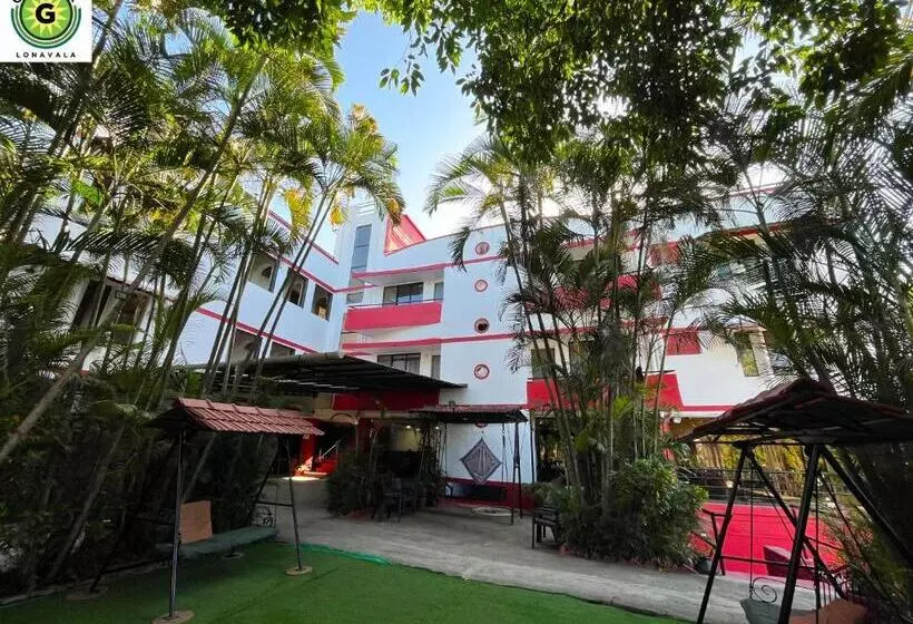 リゾートホテル Girivihar Holiday Club   Pure Veg