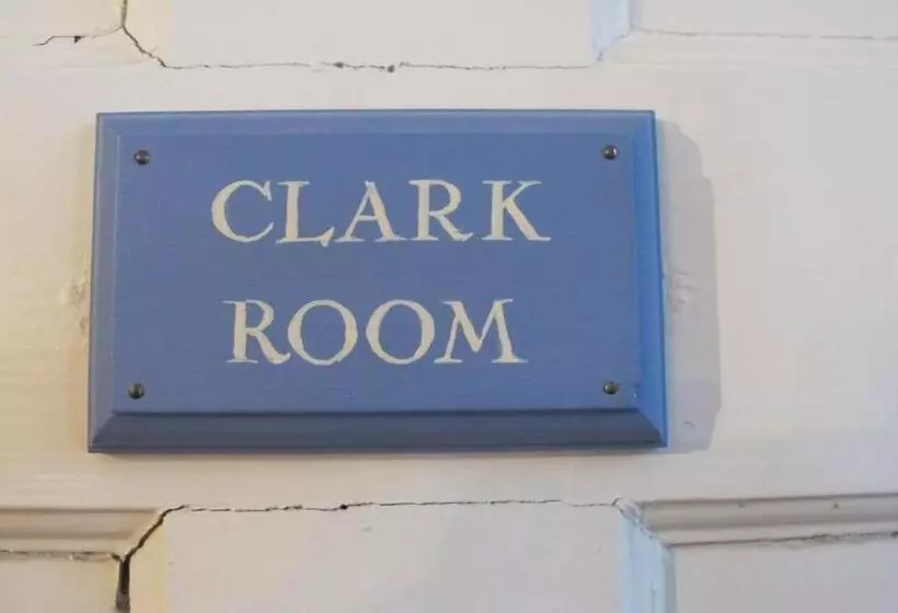 ベッドアンドブレックファースト Clark Currier Inn