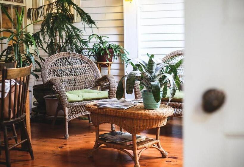 مبيت وإفطار Clark Currier Inn