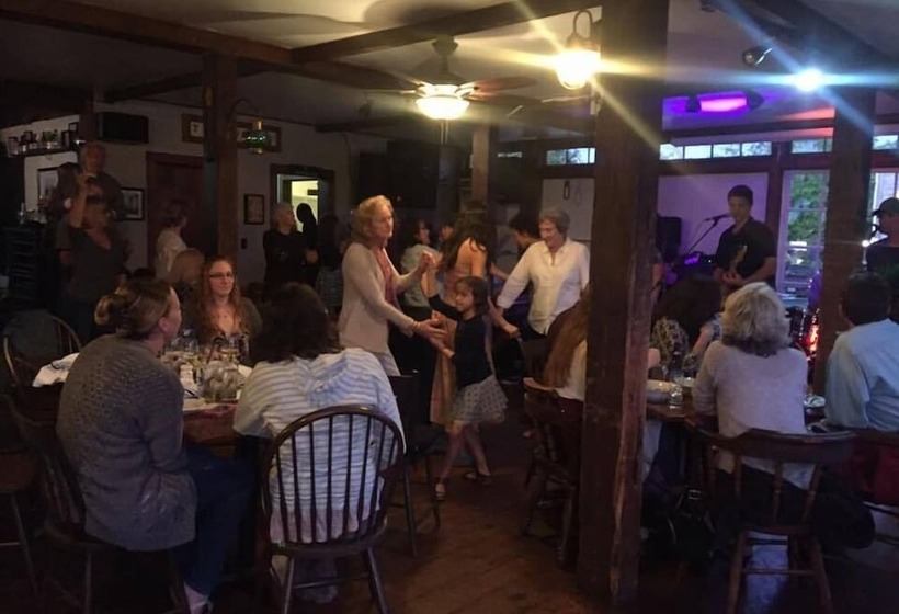 مبيت وإفطار Copper Swan