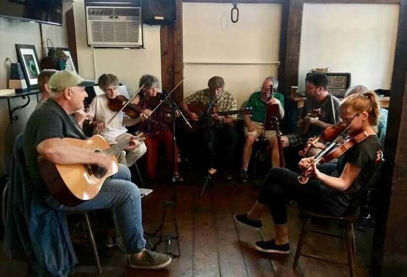 مبيت وإفطار Copper Swan