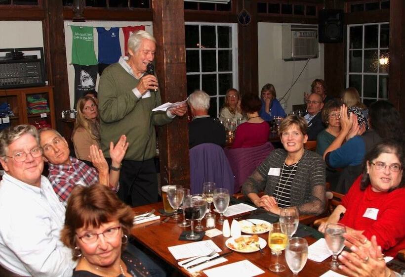 مبيت وإفطار Copper Swan