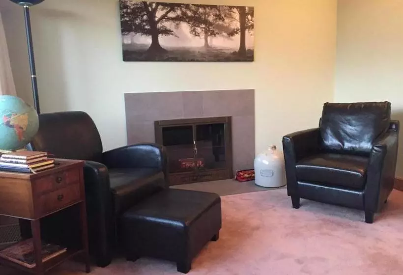 تختخواب و صبحانه Stone Hill Overlook