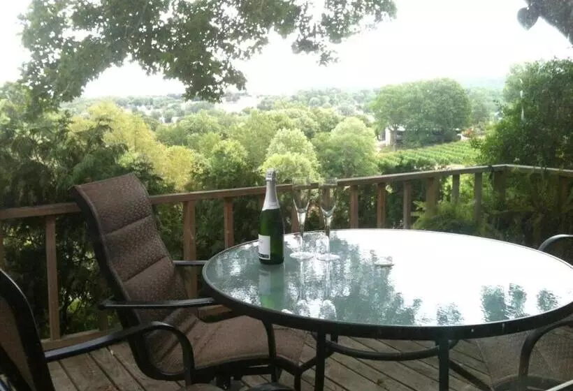 تختخواب و صبحانه Stone Hill Overlook