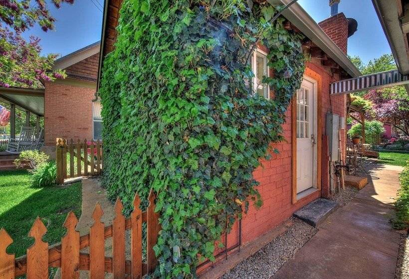 Cali Cochitta Vacation Rentals