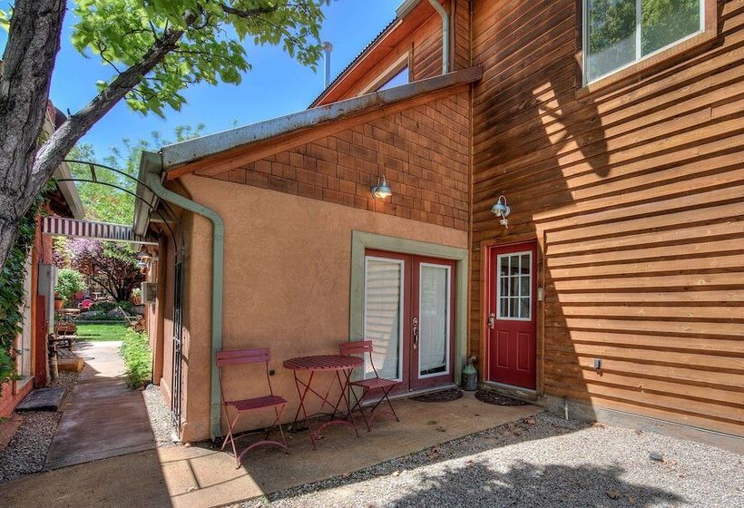 Cali Cochitta Vacation Rentals