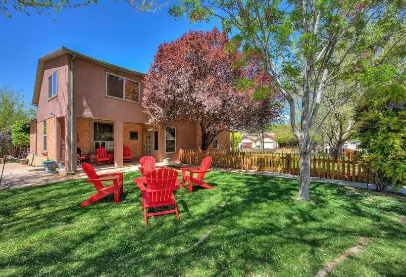 Cali Cochitta Vacation Rentals