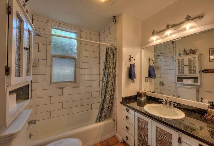 Cali Cochitta Vacation Rentals