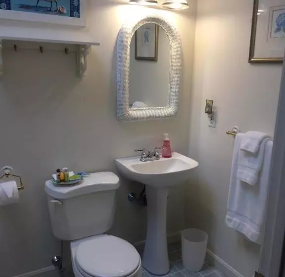 Cranberry Manor Bed And Breakfast Cape Cod