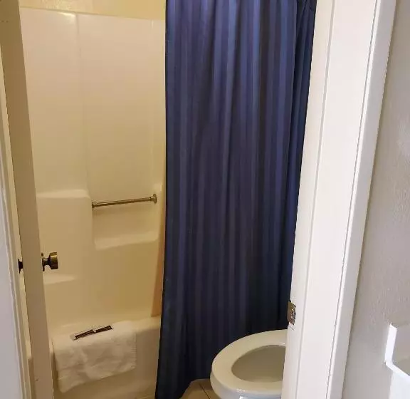 Eunice Plaza Motel