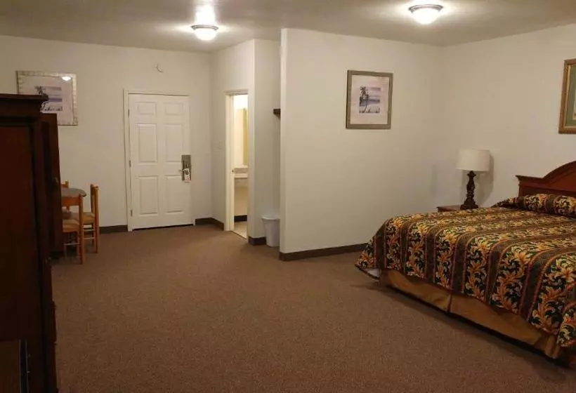 Hotelli Country Regency Inn & Suites