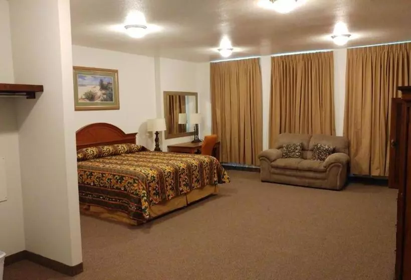 Hotelli Country Regency Inn & Suites
