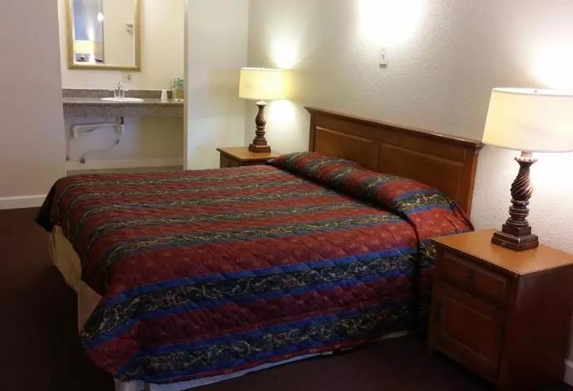Hotelli Country Regency Inn & Suites