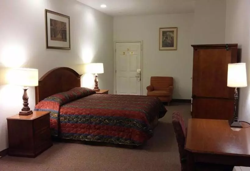 Hotelli Country Regency Inn & Suites