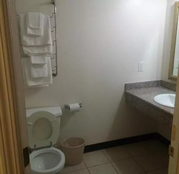Hotelli Country Regency Inn & Suites