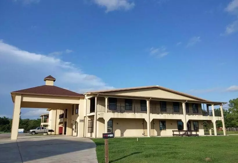 Hotelli Country Regency Inn & Suites