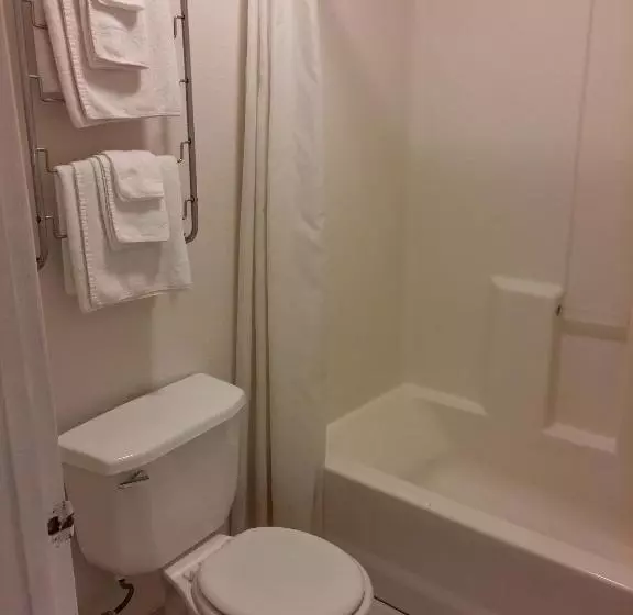 Hotelli Country Regency Inn & Suites