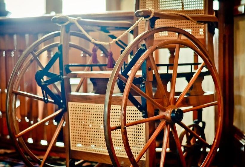 Отель Cripple Creek Hospitality House & Travel Park