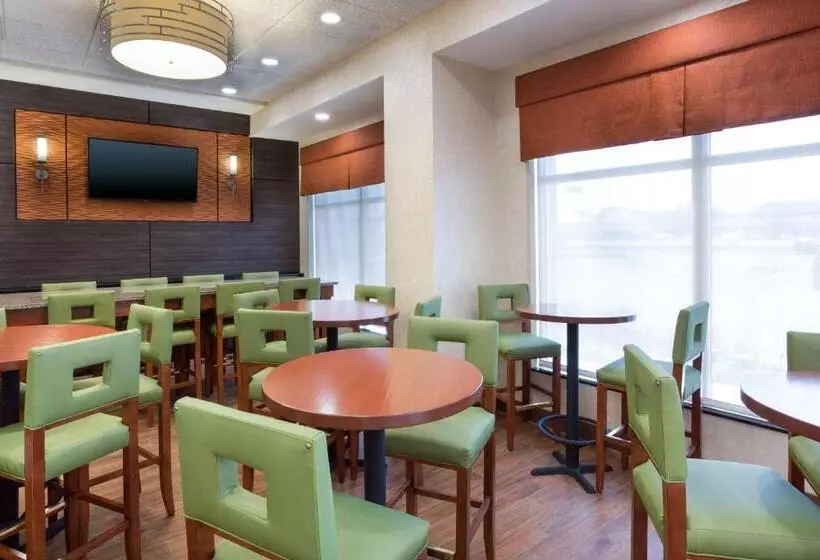 Drury Plaza Hotel Mt Vernon