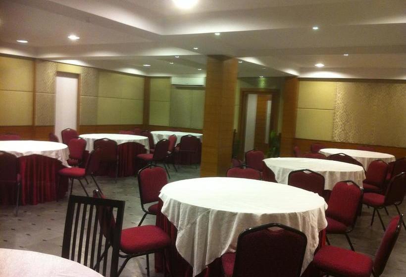 Hotel Oyster Airport