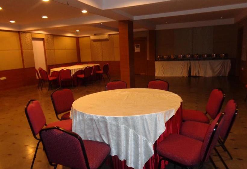 Hotel Oyster Airport