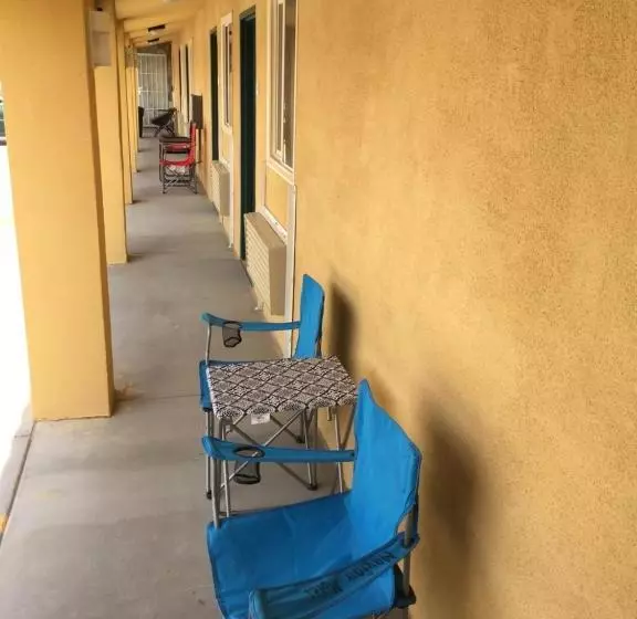 Mayfair Motel