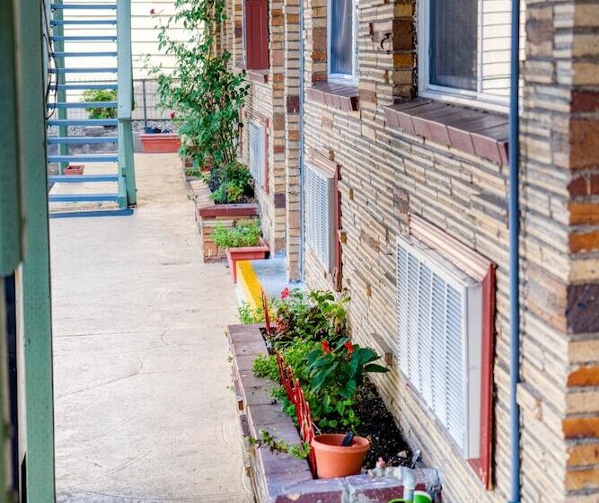 Мотель Budget Inn