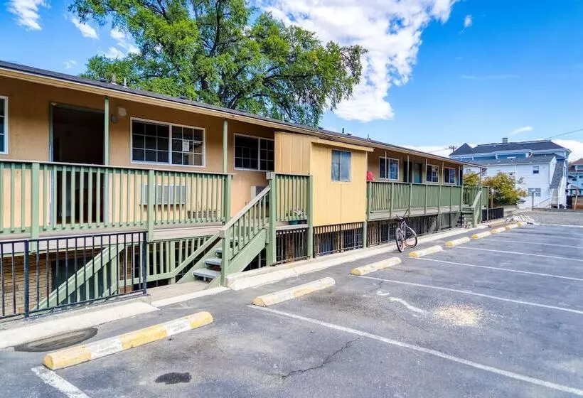 モーテル Budget Inn