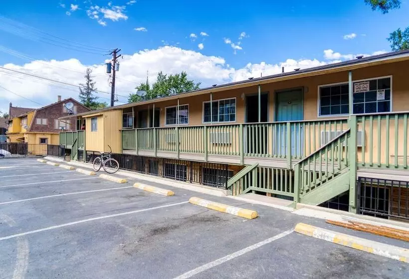 モーテル Budget Inn
