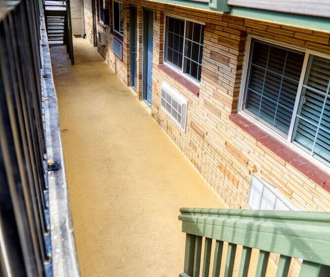 Мотель Budget Inn