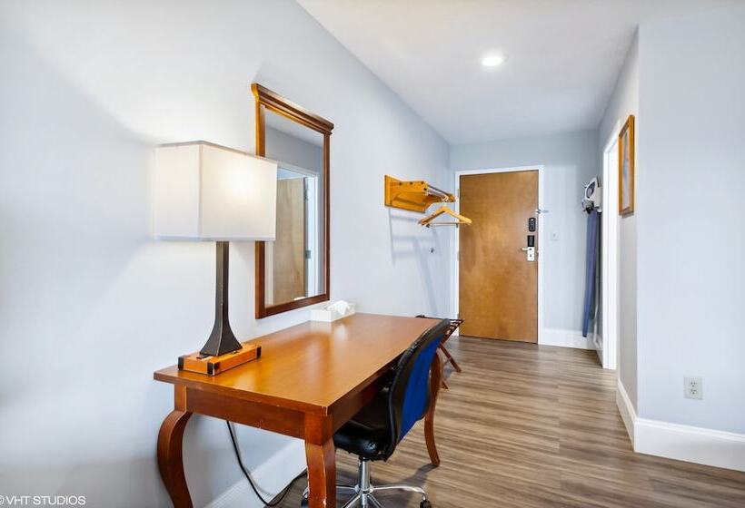 מוטל My Hometown Inn