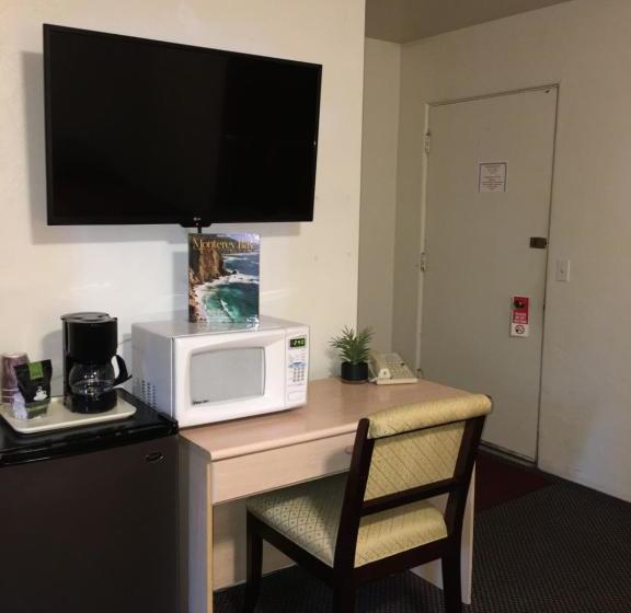 فندق على الطريق Old Marina Inn