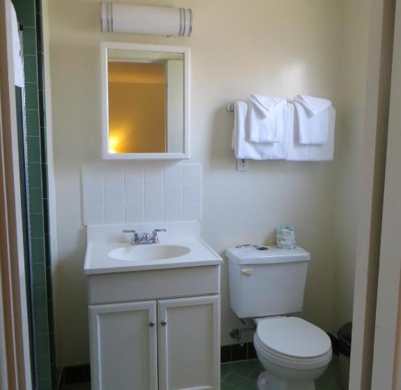 فندق على الطريق Old Marina Inn