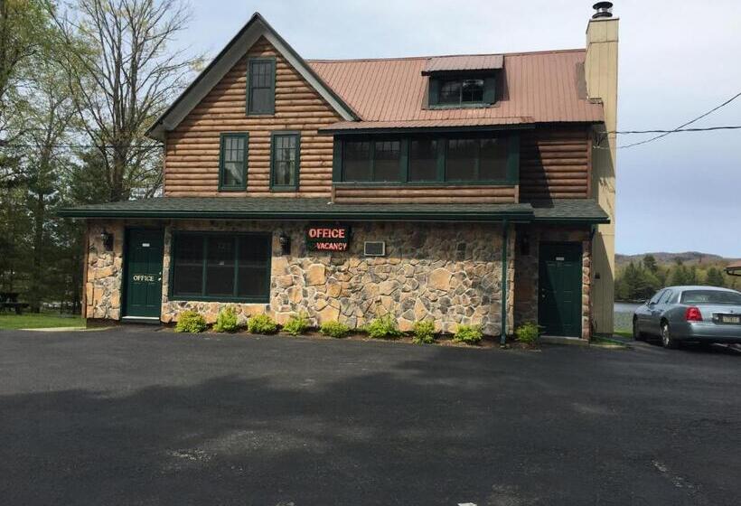 מוטל Pine Knoll Hotel Lakeside Lodge & Cabin