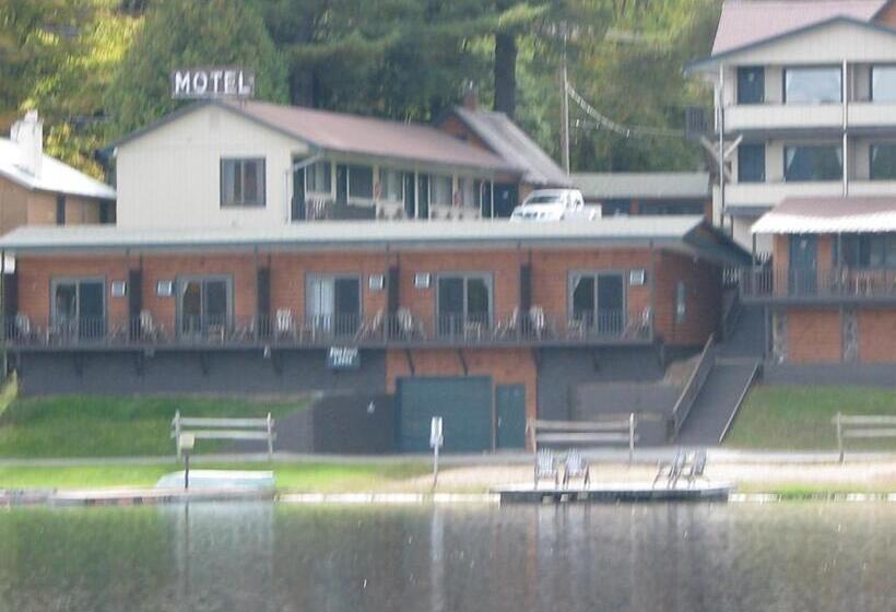 מוטל Pine Knoll Hotel Lakeside Lodge & Cabin
