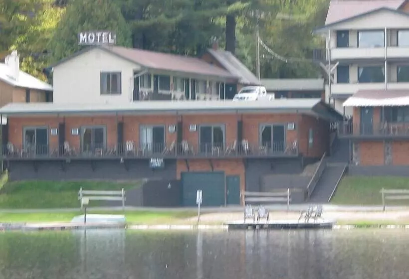 モーテル Pine Knoll Hotel Lakeside Lodge & Cabin