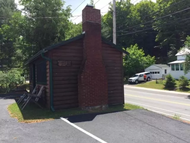モーテル Pine Knoll Hotel Lakeside Lodge & Cabin