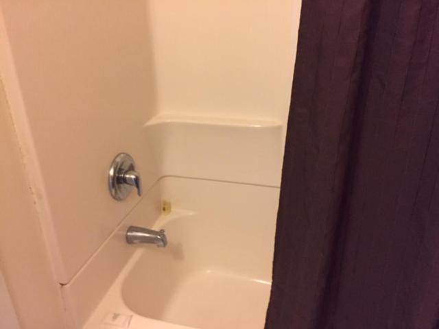 מוטל Pine Knoll Hotel Lakeside Lodge & Cabin