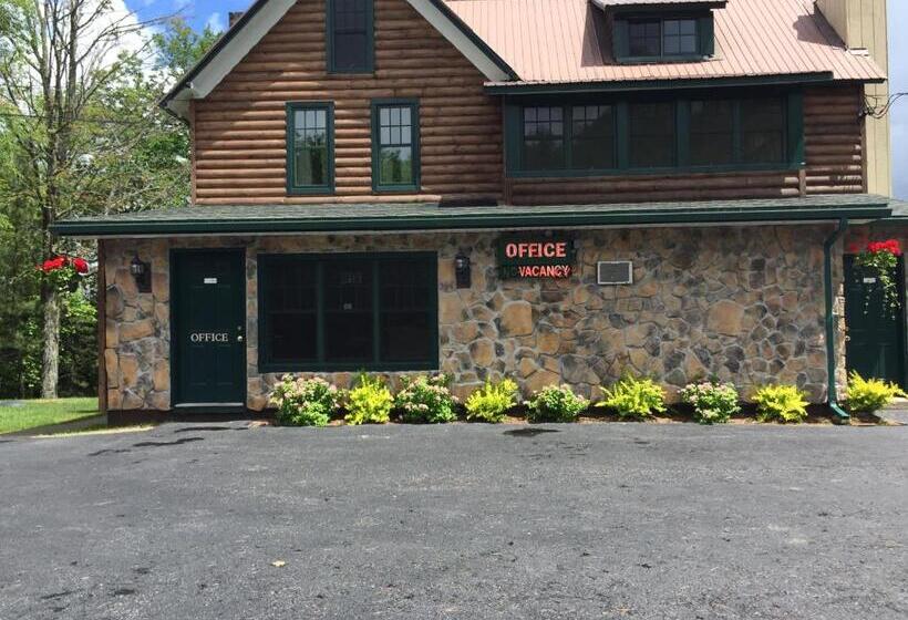 מוטל Pine Knoll Hotel Lakeside Lodge & Cabin