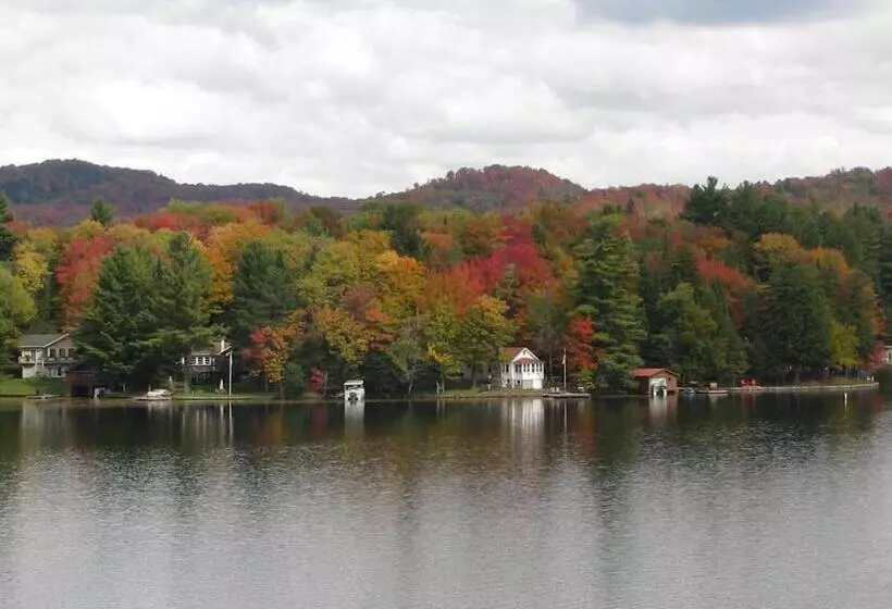 モーテル Pine Knoll Hotel Lakeside Lodge & Cabin