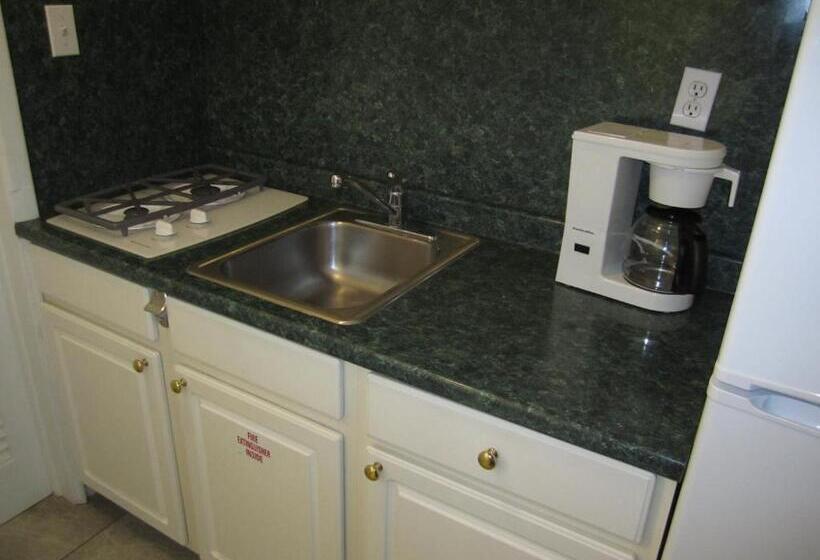 منتجع Apollo Motel