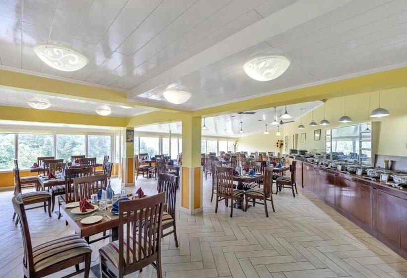 استراحتگاه Club Mahindra Mussoorie